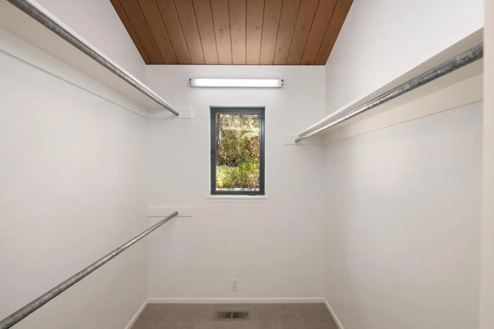 30 Minoca Road Portola Valley, CA 94028