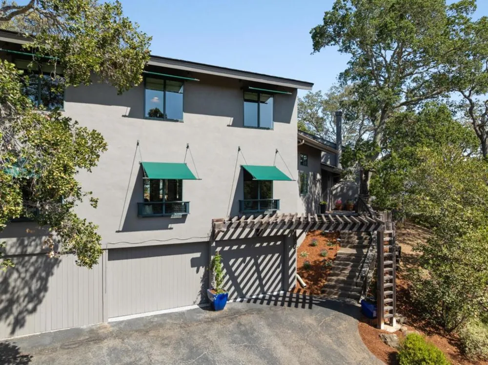 30 Minoca Road Portola Valley, CA 94028