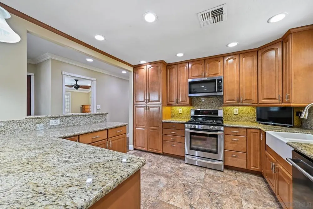 950 Spinel El Cajon, CA 92021