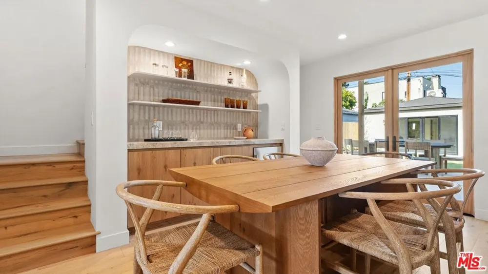 3452 Moore Street Los Angeles, CA 90066