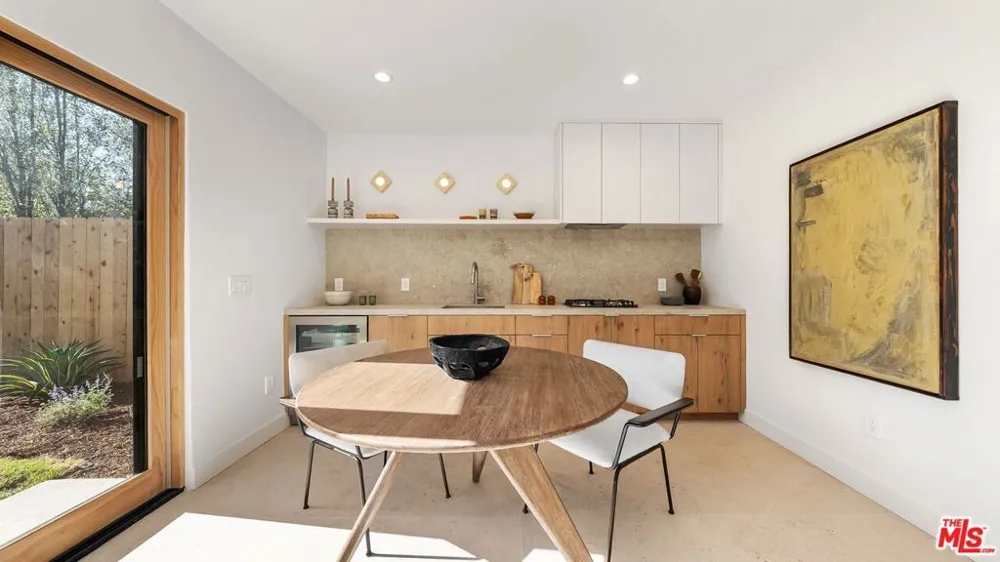 3452 Moore Street Los Angeles, CA 90066