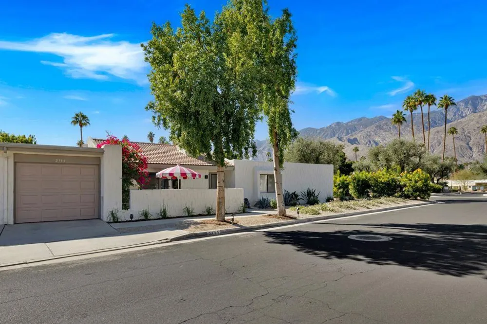 2113 Sunshine Way Palm Springs, CA 92264