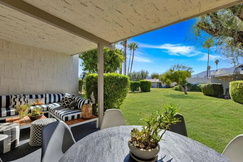 2113 Sunshine Way Palm Springs, CA 92264