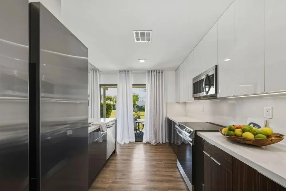 2113 Sunshine Way Palm Springs, CA 92264