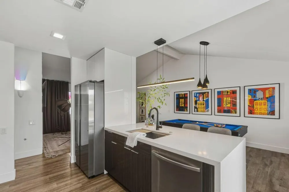 2113 Sunshine Way Palm Springs, CA 92264