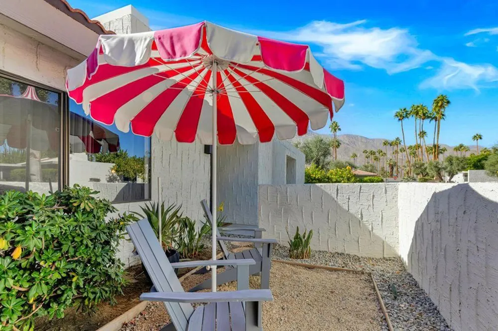 2113 Sunshine Way Palm Springs, CA 92264