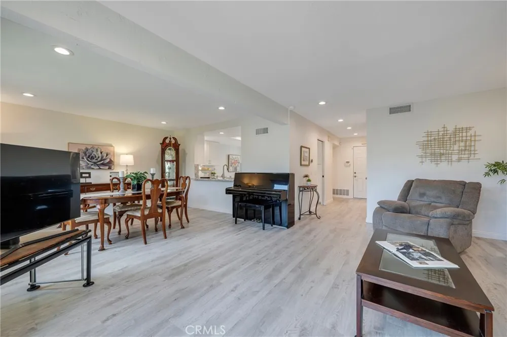 5548 E Vista del Amigo Anaheim Hills, CA 92807