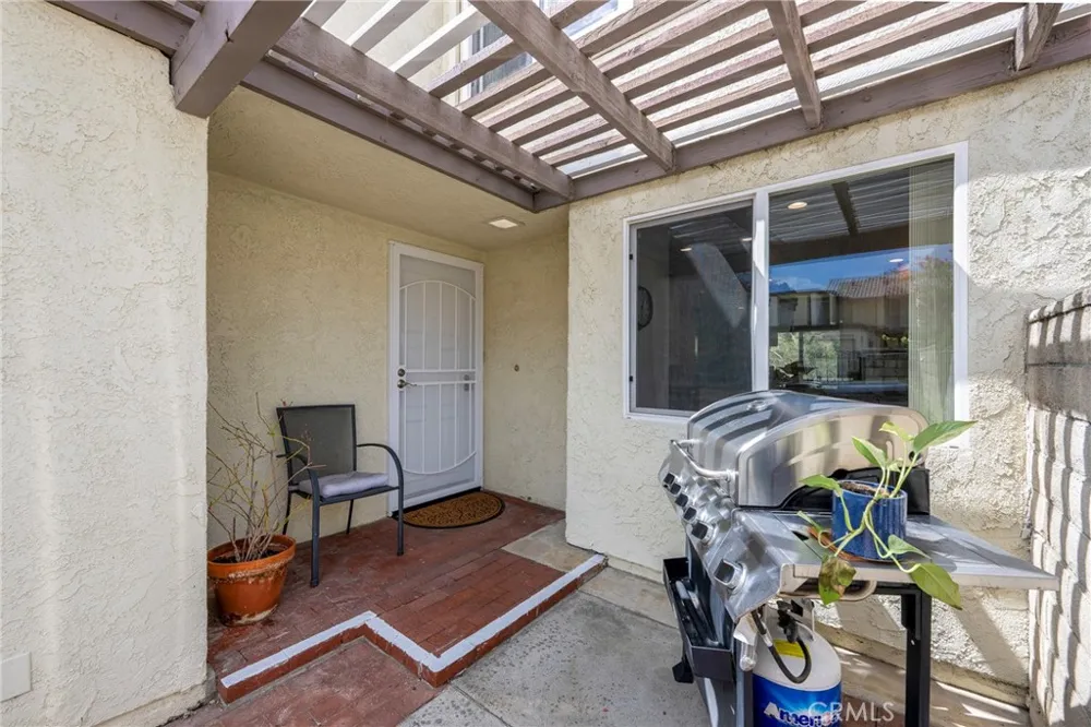 5548 E Vista del Amigo Anaheim Hills, CA 92807