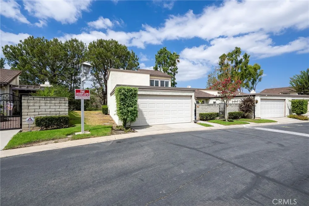 5548 E Vista del Amigo Anaheim Hills, CA 92807
