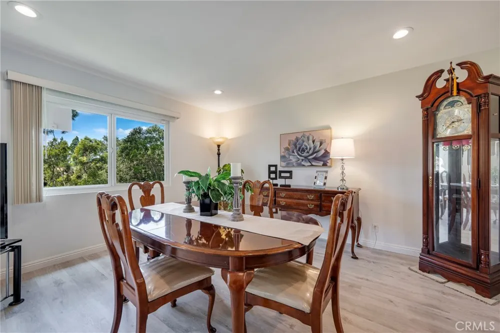 5548 E Vista del Amigo Anaheim Hills, CA 92807