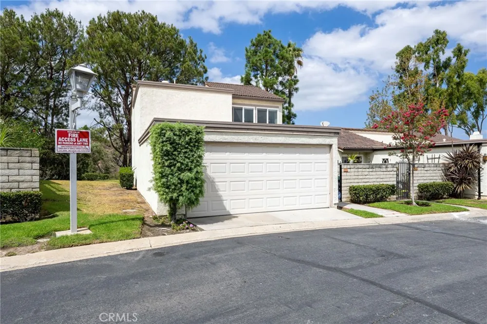5548 E Vista del Amigo Anaheim Hills, CA 92807