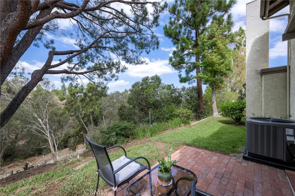 5548 E Vista del Amigo Anaheim Hills, CA 92807