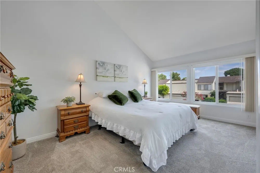 5548 E Vista del Amigo Anaheim Hills, CA 92807
