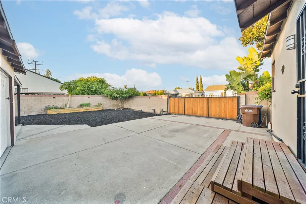 10649 Civic El Monte, CA 91731