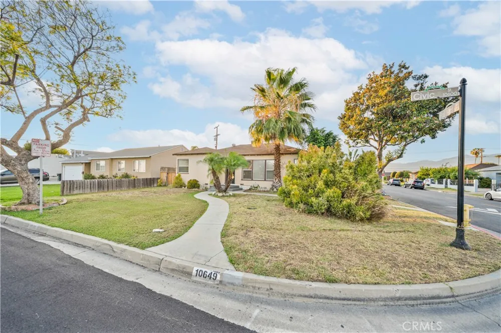 10649 Civic El Monte, CA 91731