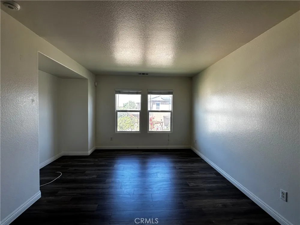 7617 Potter Valley Drive Eastvale, CA 92880
