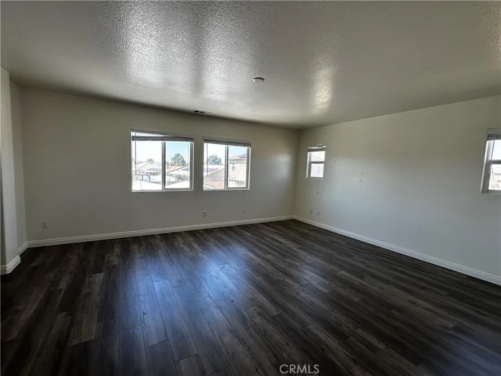 7617 Potter Valley Drive Eastvale, CA 92880