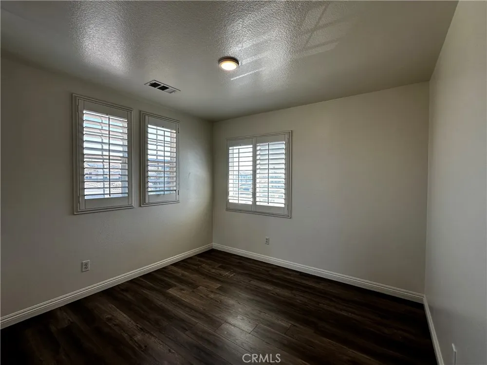 7617 Potter Valley Drive Eastvale, CA 92880