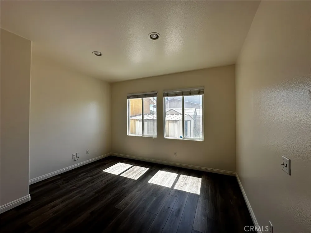 7617 Potter Valley Drive Eastvale, CA 92880