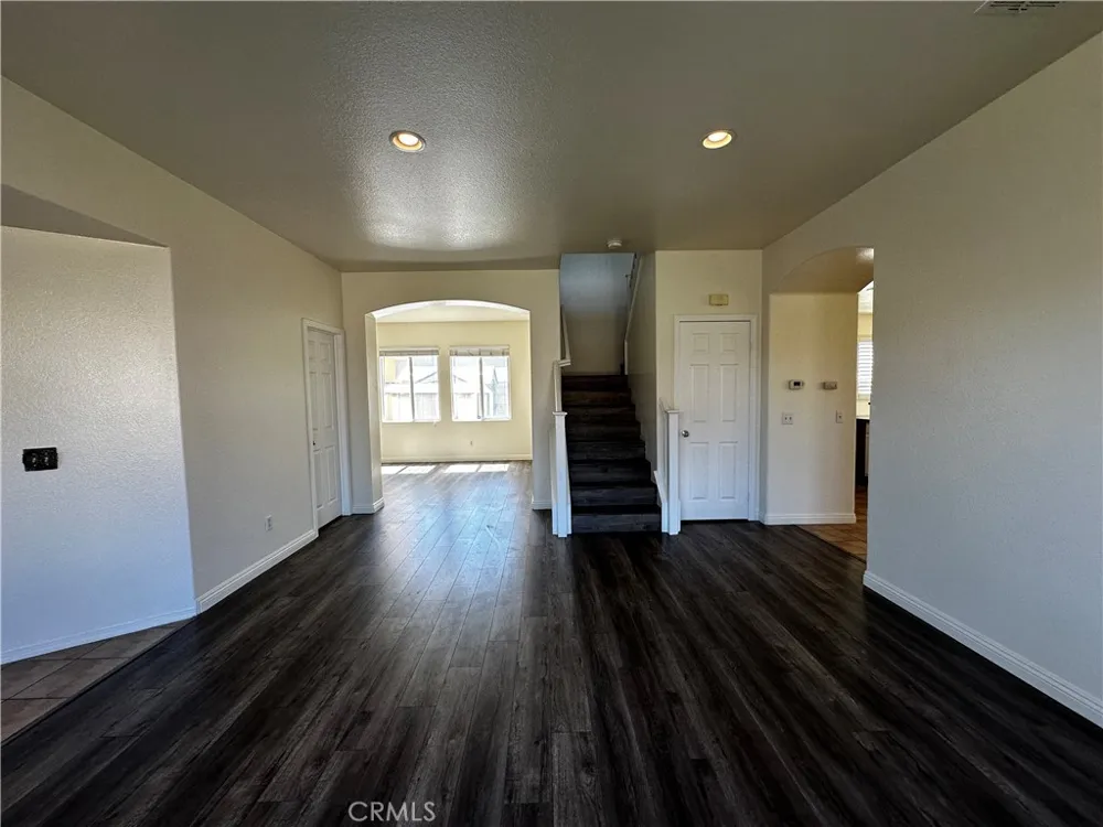7617 Potter Valley Drive Eastvale, CA 92880