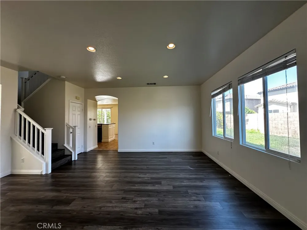 7617 Potter Valley Drive Eastvale, CA 92880