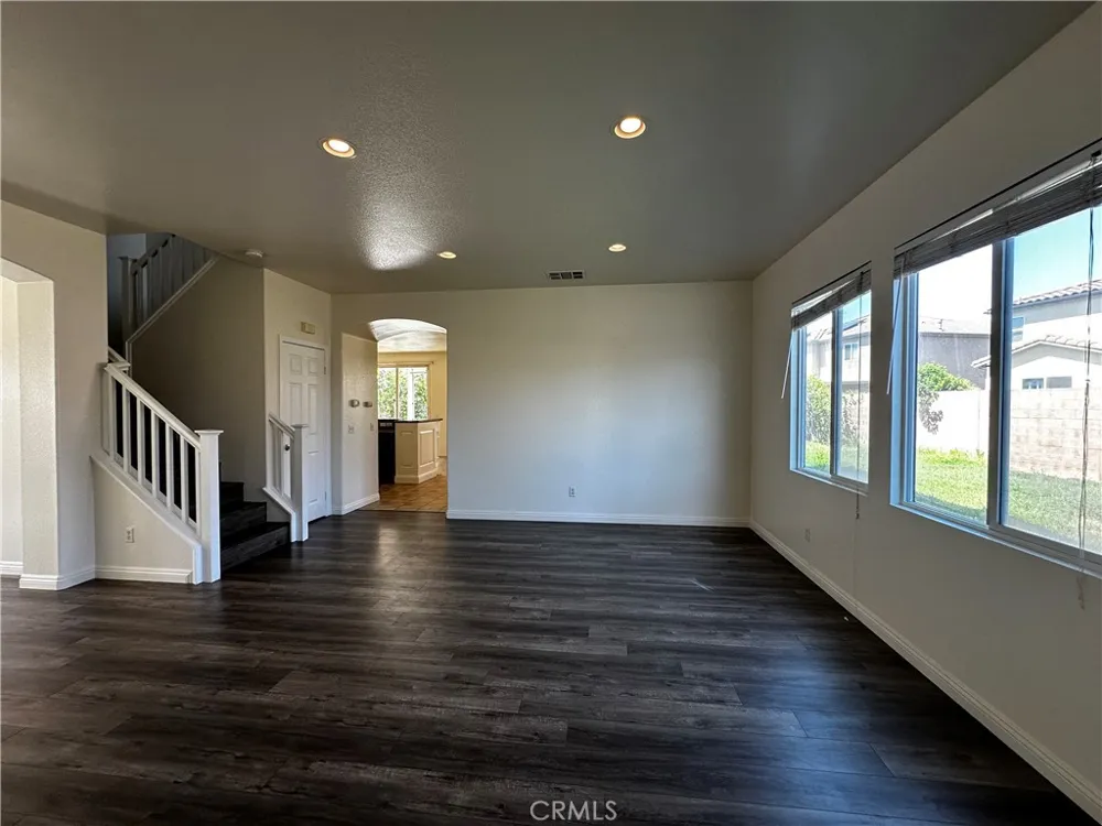 7617 Potter Valley Drive Eastvale, CA 92880