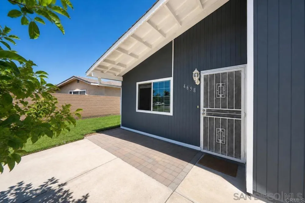 4658 Calle Del Palo Oceanside, CA 92057
