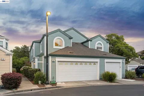 37 Oak Park Dr