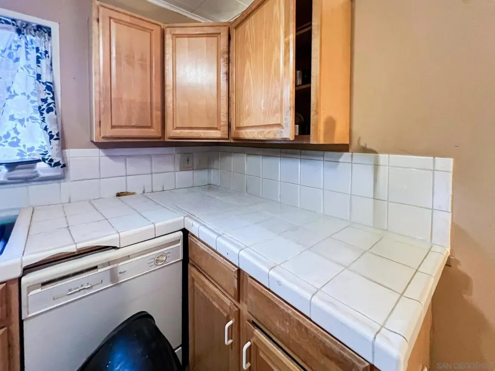 9759 Ivanho St Spring Valley, CA 91977