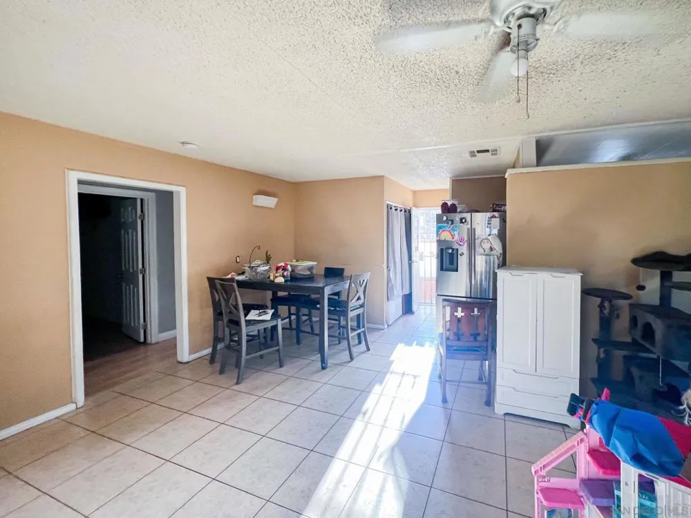 9759 Ivanho St Spring Valley, CA 91977