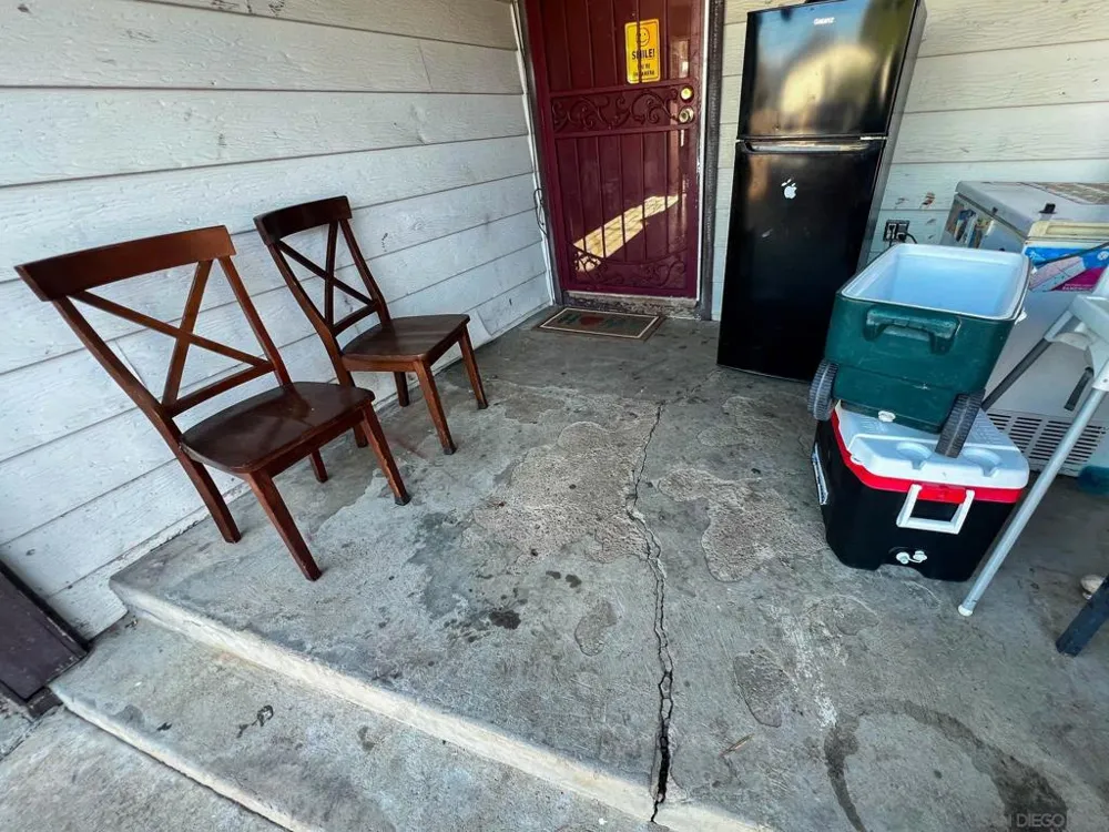 9759 Ivanho St Spring Valley, CA 91977
