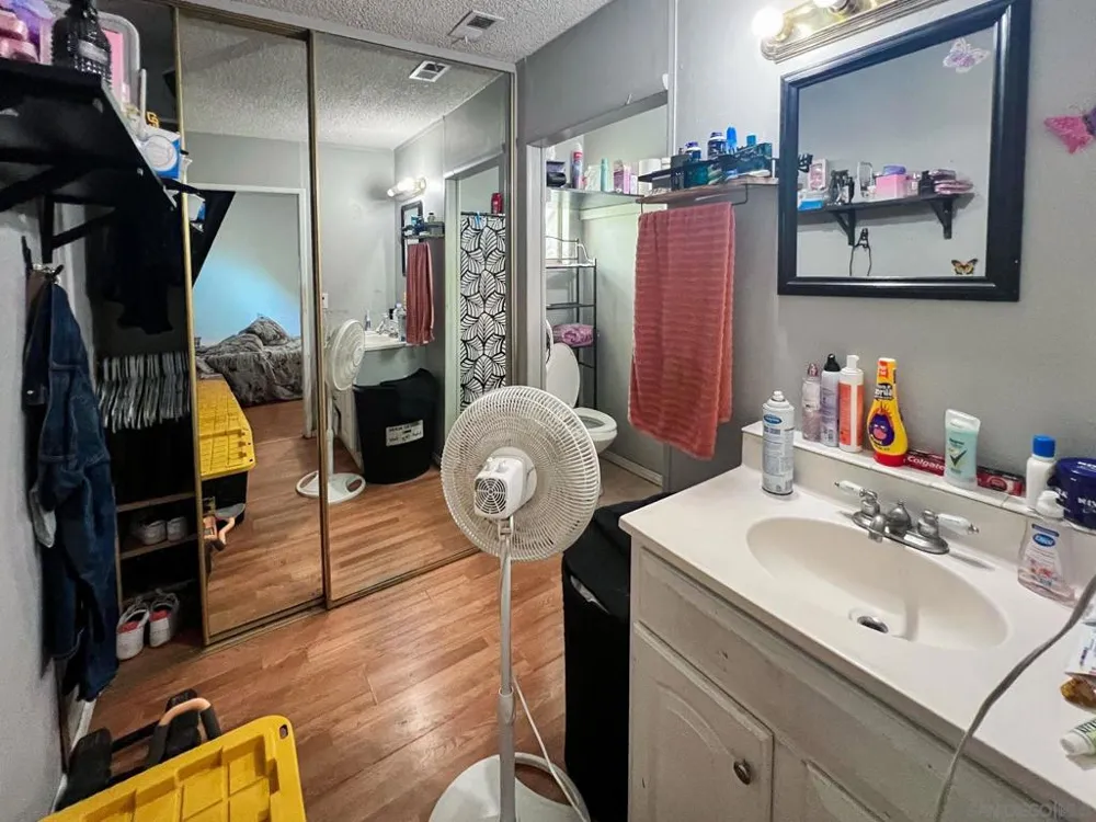9759 Ivanho St Spring Valley, CA 91977