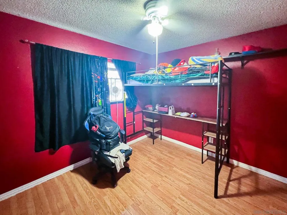 9759 Ivanho St Spring Valley, CA 91977