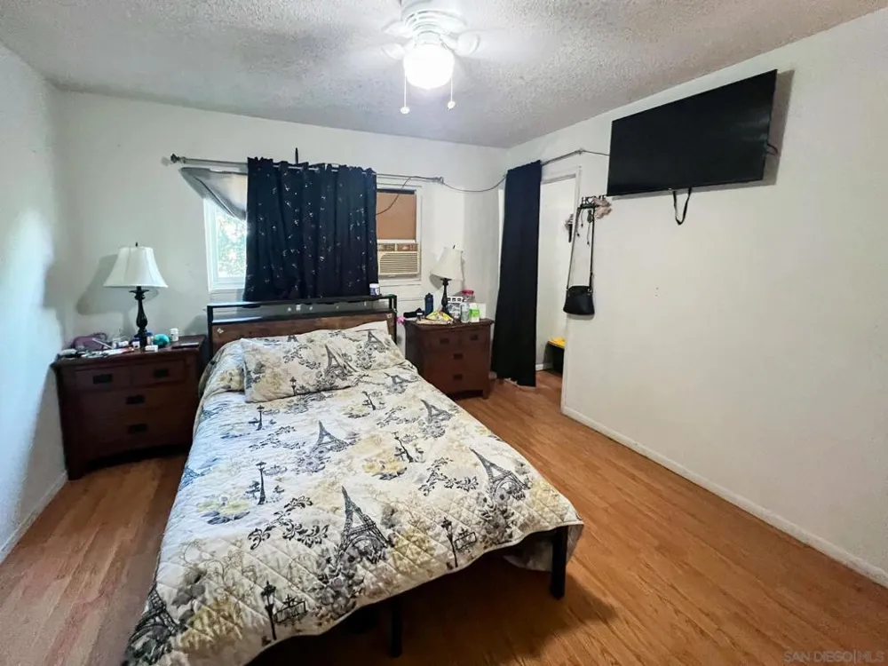 9759 Ivanho St Spring Valley, CA 91977