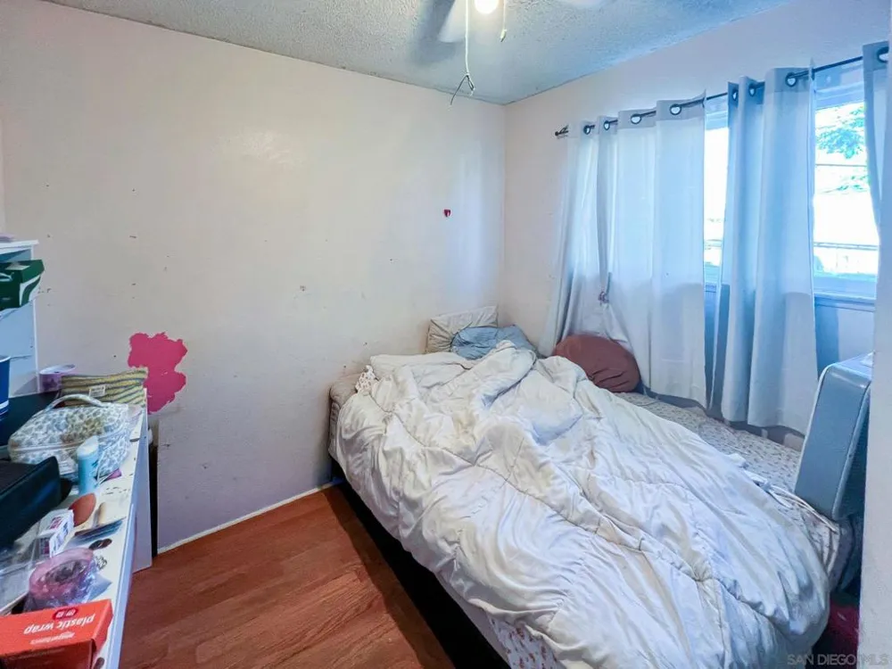9759 Ivanho St Spring Valley, CA 91977