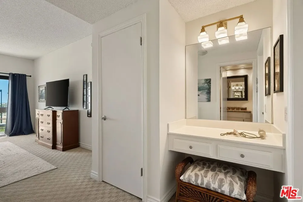 8180 Manitoba Street #247 Los Angeles, CA 90293