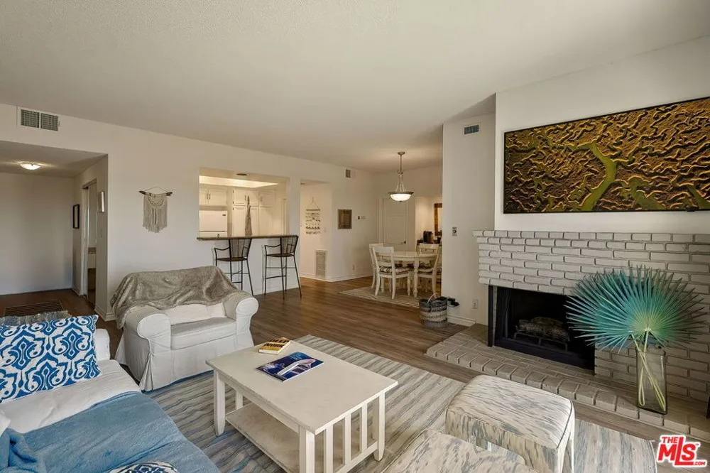 8180 Manitoba Street #247 Los Angeles, CA 90293
