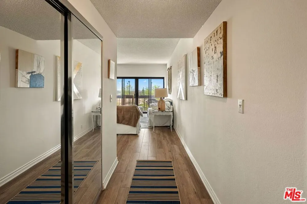 8180 Manitoba Street #247 Los Angeles, CA 90293