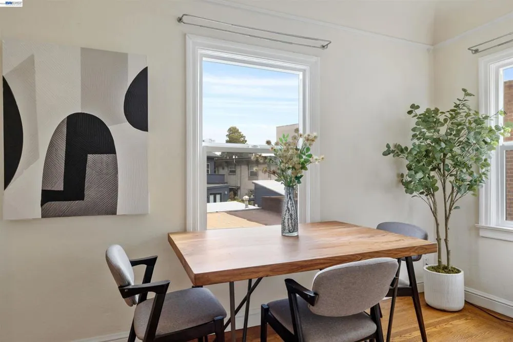 1438 Lakeshore Ave #6 Oakland, CA 94606