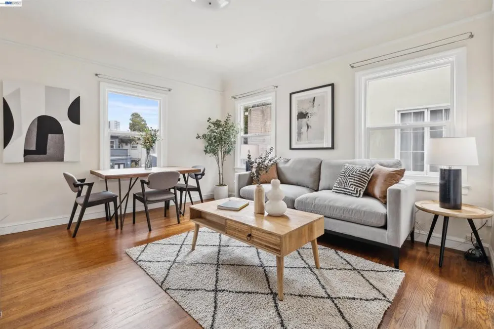 1438 Lakeshore Ave #6 Oakland, CA 94606