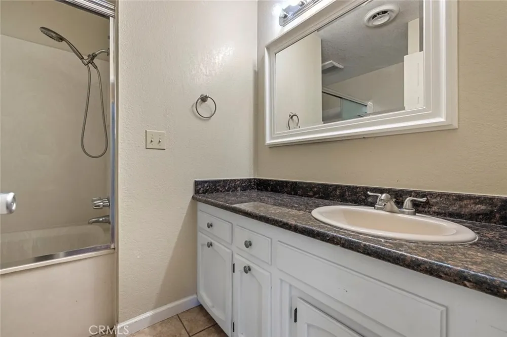2905 Debbie Modesto, CA 95350