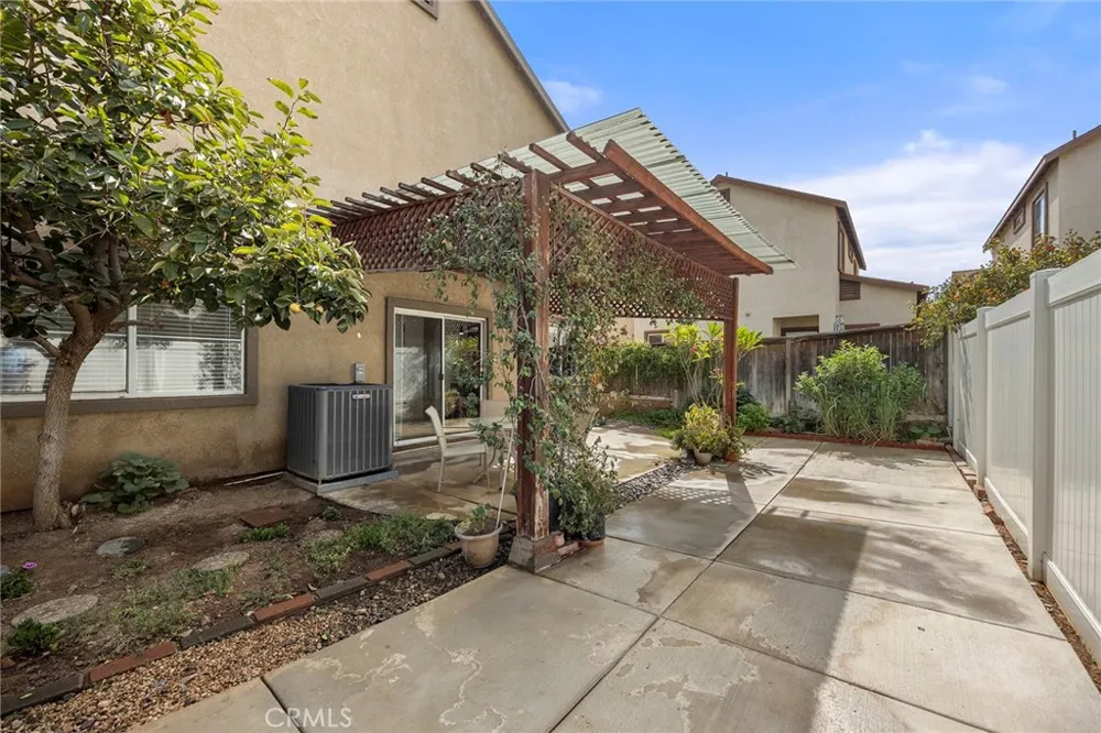 3242 Kirklee Riverside, CA 92504