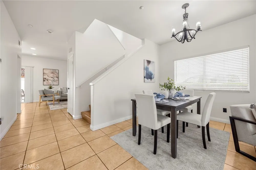 3242 Kirklee Riverside, CA 92504
