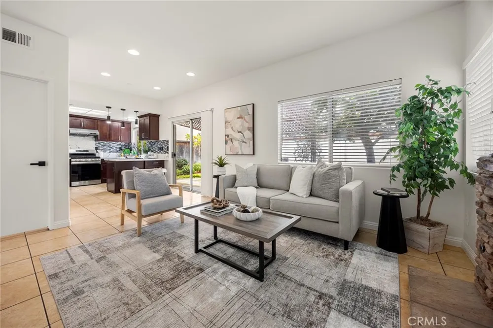 3242 Kirklee Riverside, CA 92504