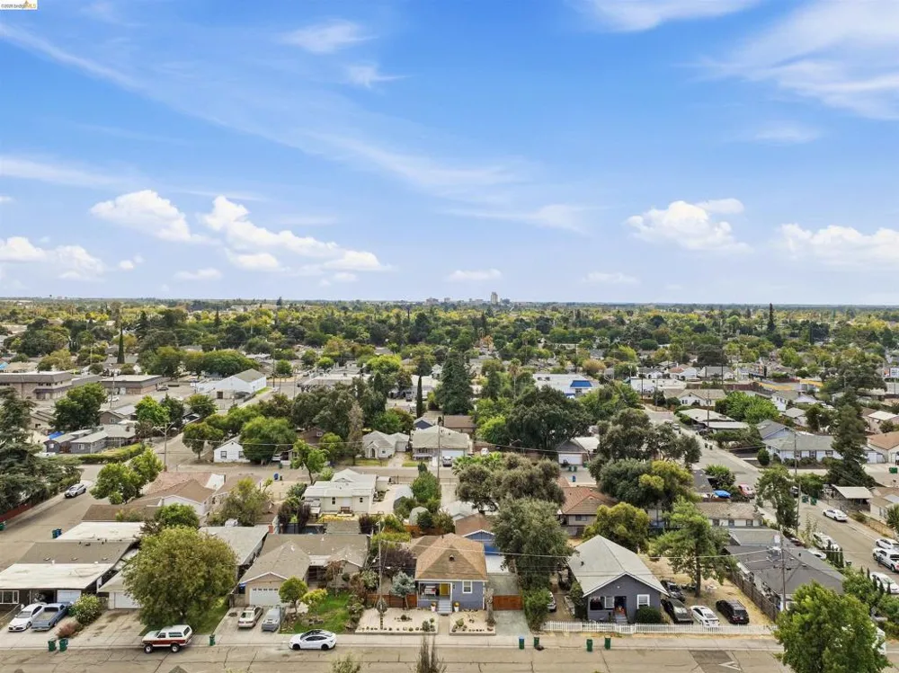 214 E Knoles Way Stockton, CA 95204