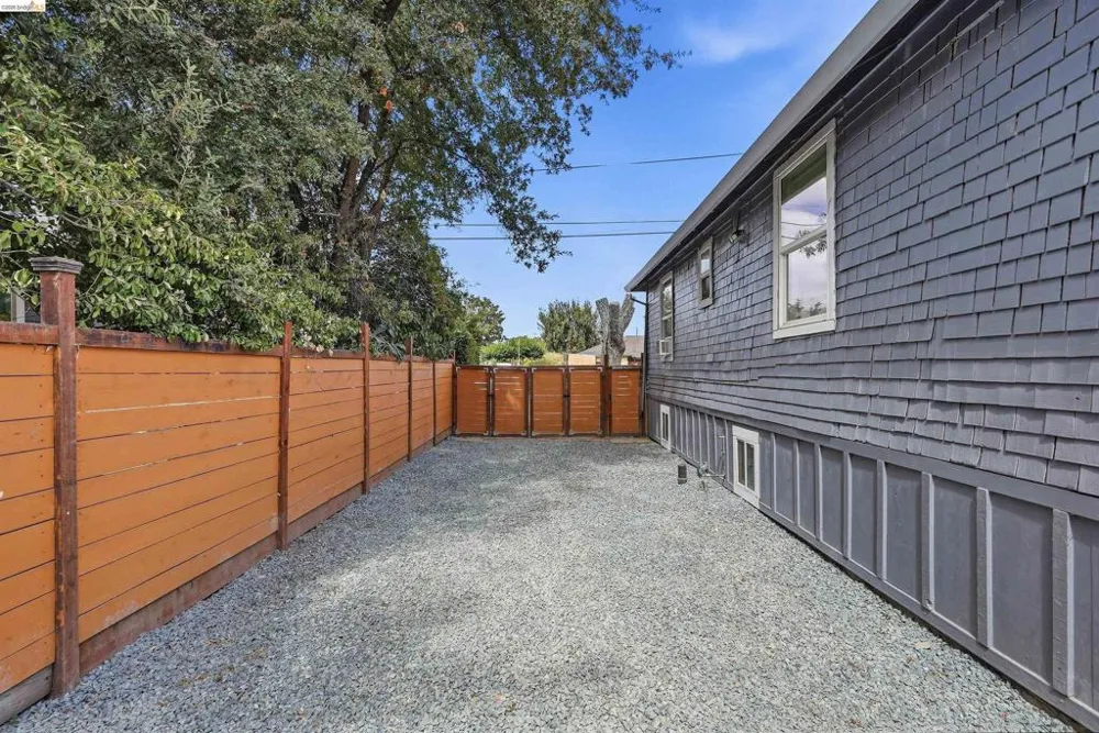 214 E Knoles Way Stockton, CA 95204