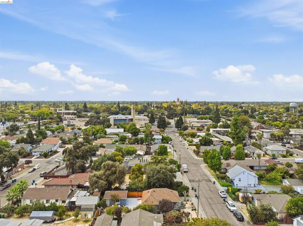 214 E Knoles Way Stockton, CA 95204