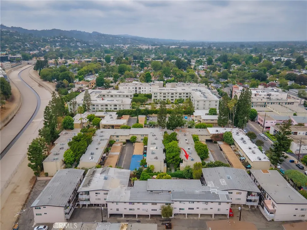 11138 Aqua Vista Street #18 Studio City, CA 91602