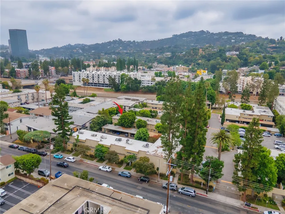 11138 Aqua Vista Street #18 Studio City, CA 91602