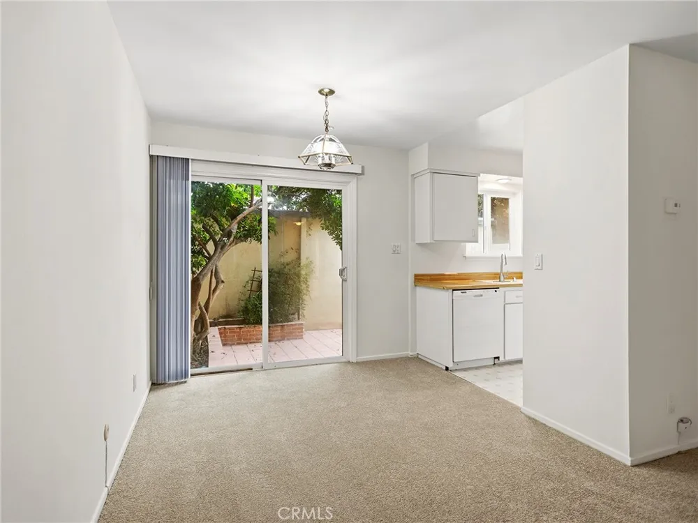 11138 Aqua Vista Street #18 Studio City, CA 91602